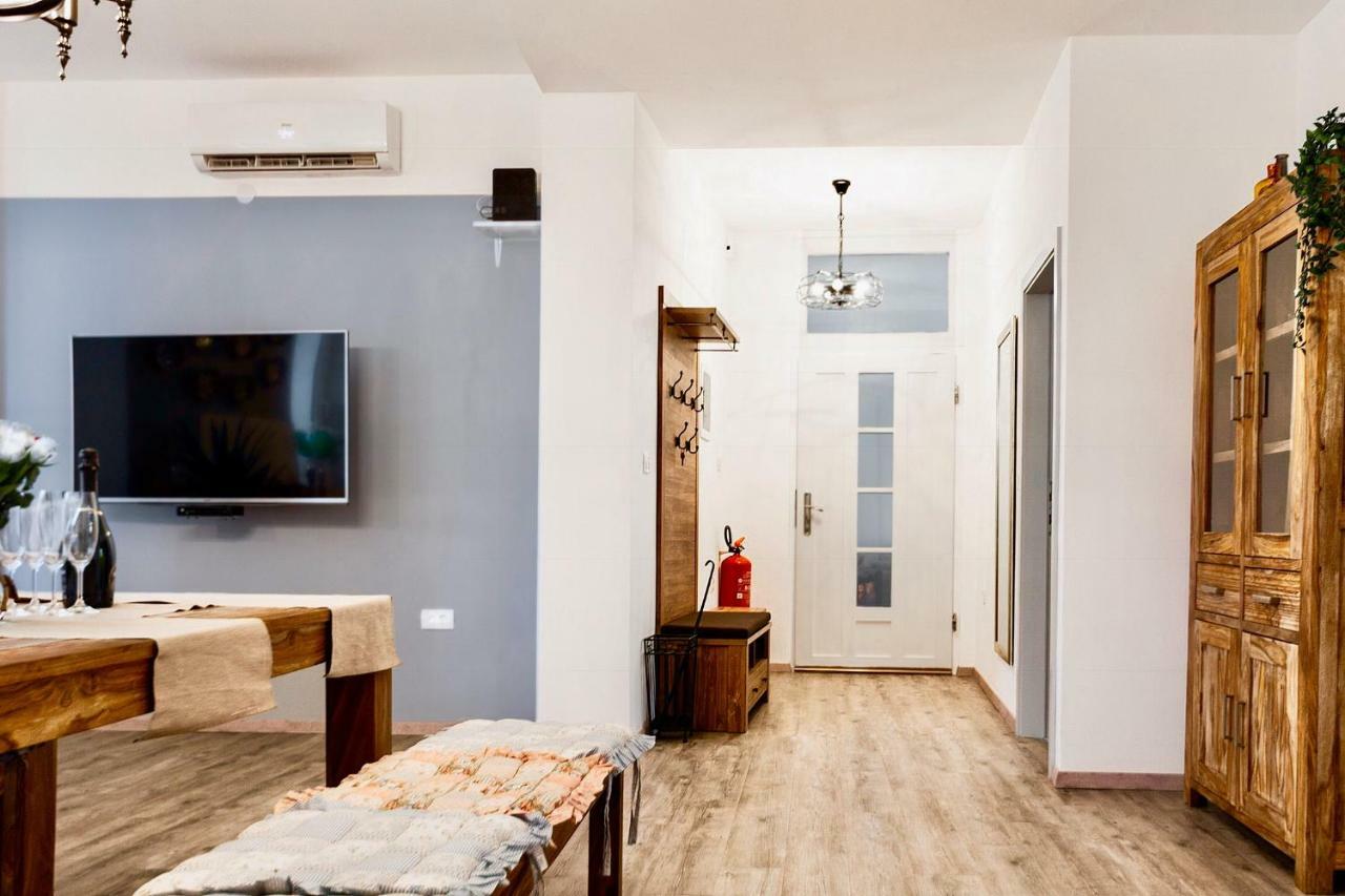 Happy Casa Oldtown Boutique Apartment Koper Exterior photo